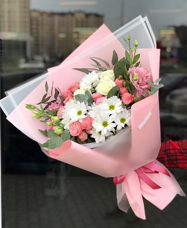 Букет цветов из: Розы, Лизиантусы и Хризантемы в Орлово